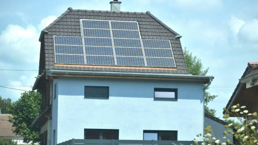 Photovoltaik auf dem Dach energy building